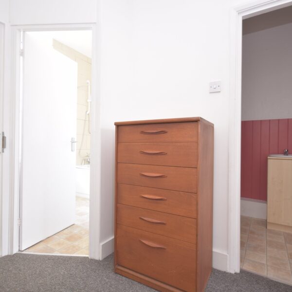 4 bedroom double store flat, Junction Road,N19