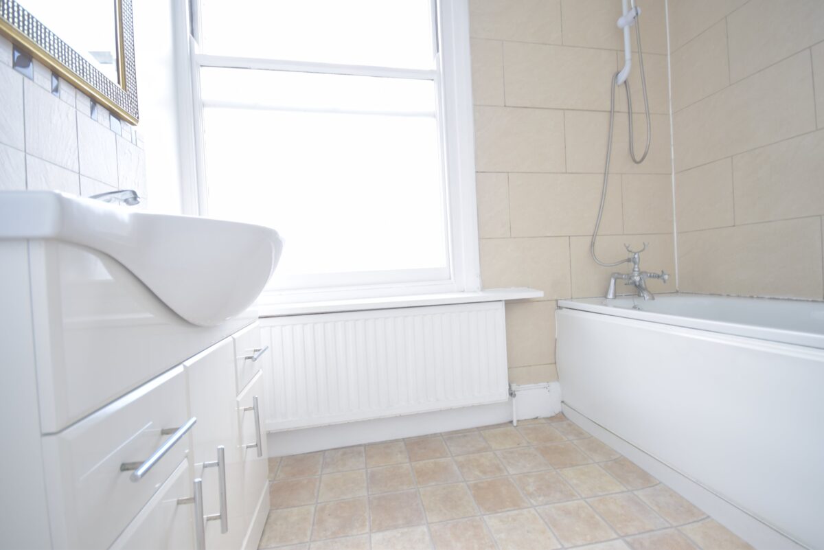4 bedroom double store flat, Junction Road,N19