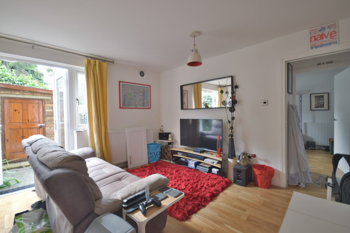 2 Bedroom Garden flat, Linden Walk,N19