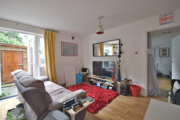 2 Bedroom Garden flat, Linden Walk,N19
