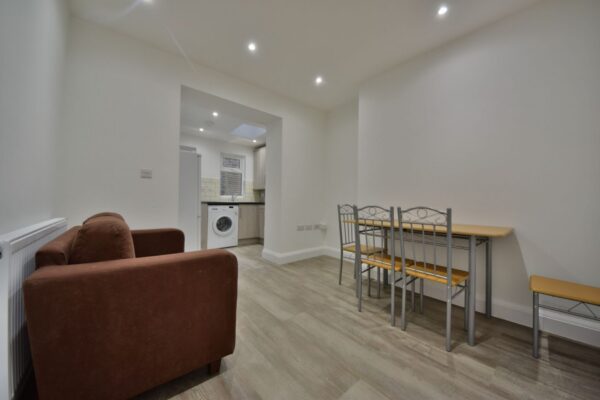Two-bedroom Maisonette, Junction Road,N19