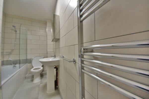 Two-bedroom Maisonette, Junction Road,N19