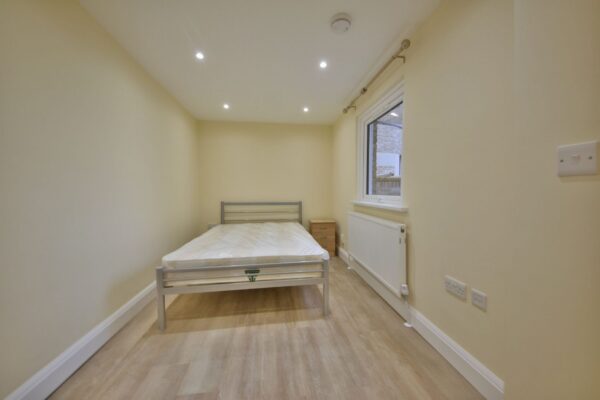 Two-bedroom Maisonette, Junction Road,N19