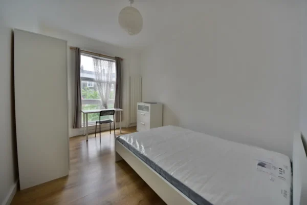 2-bedroom flat ,Tollington Road, N7