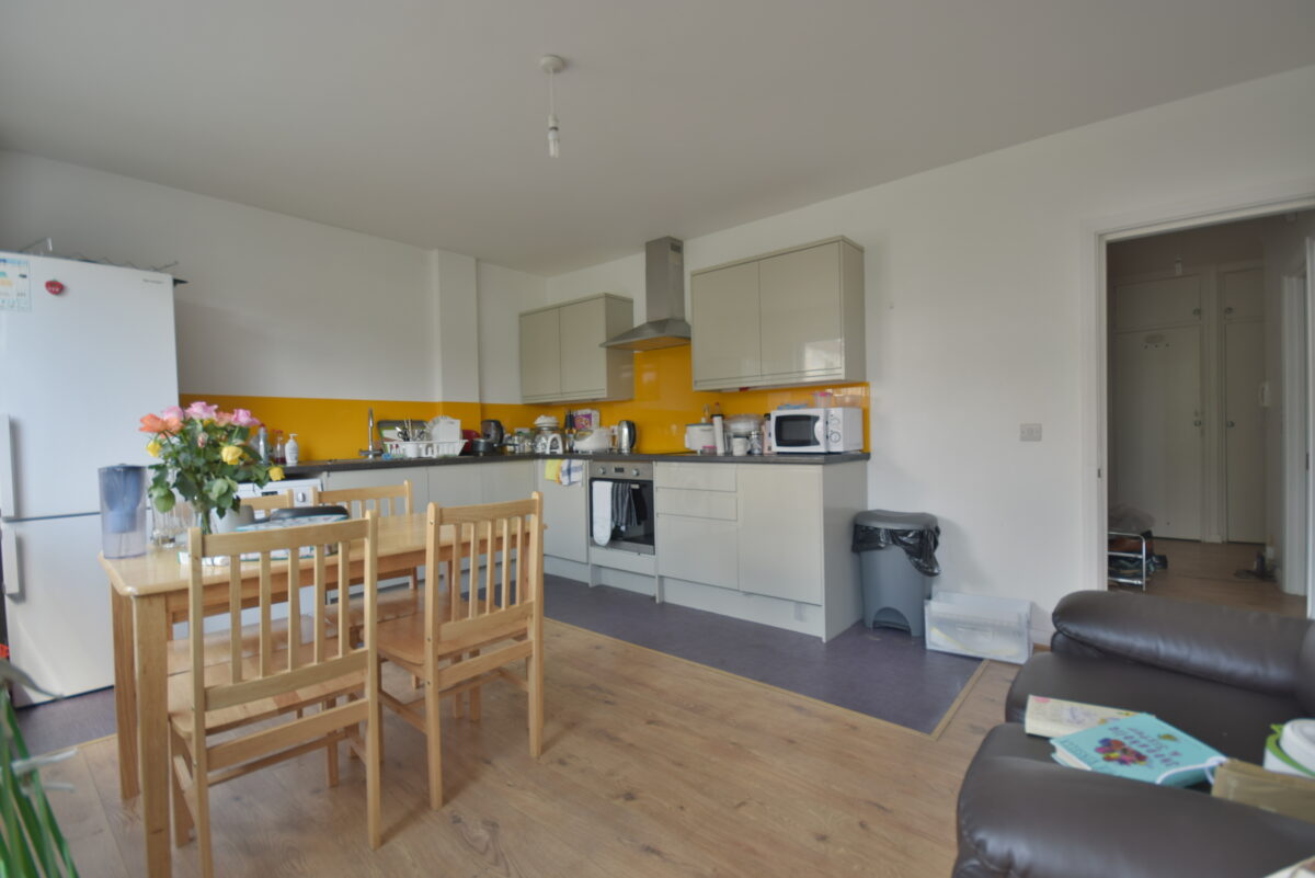 St. John's Grove, Church Garth  3 Bedroom Flat