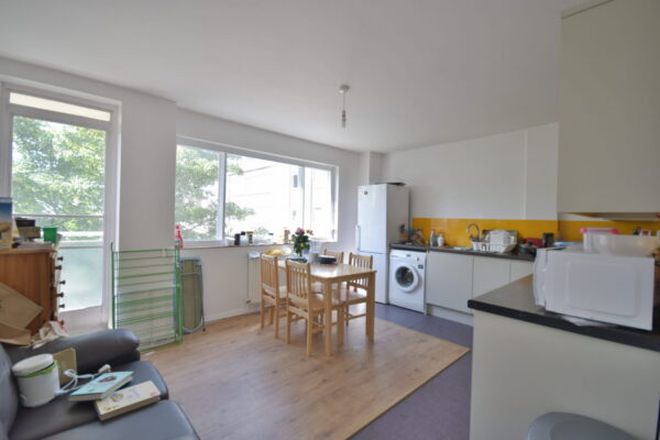 St. John’s Grove, Church Garth  3 Bedroom Flat