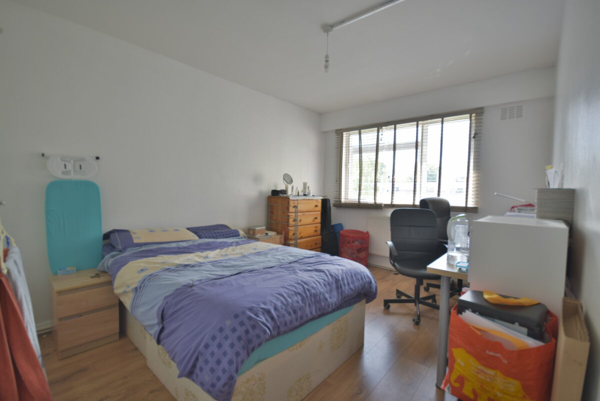 St. John's Grove, Church Garth  3 Bedroom Flat