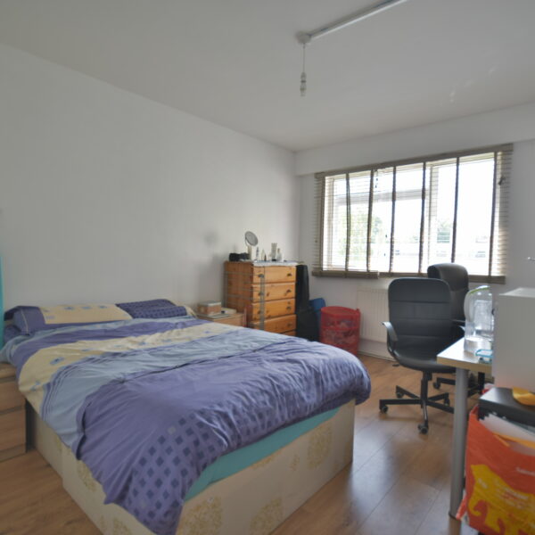 St. John's Grove, Church Garth  3 Bedroom Flat