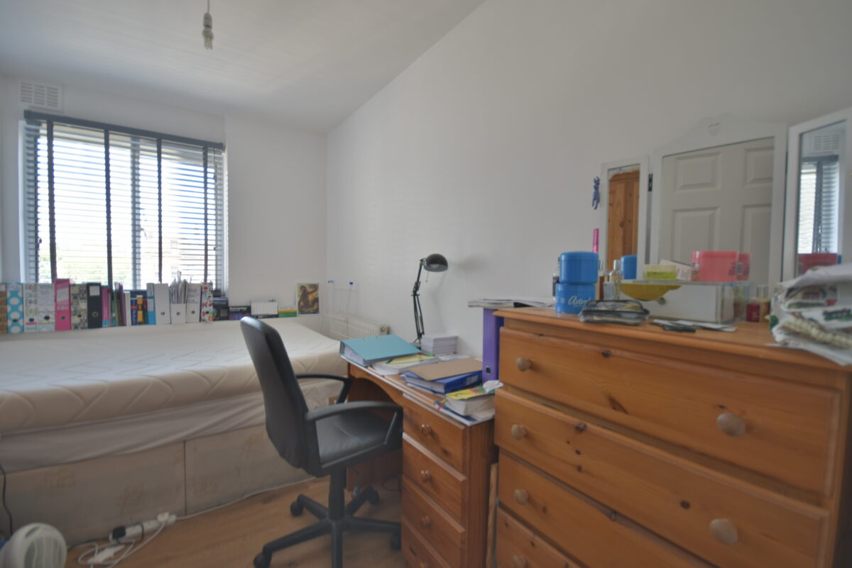 St. John's Grove, Church Garth  3 Bedroom Flat