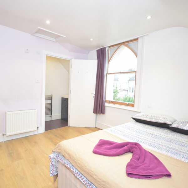 Anson Road, N7 0AA , Bedroom flat ensuite shower