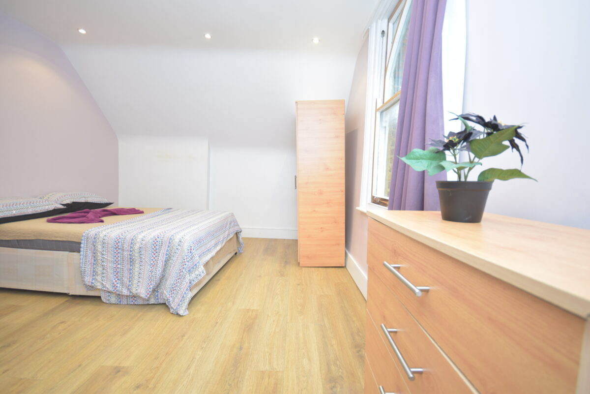 Anson Road, N7 0AA , Bedroom flat ensuite shower