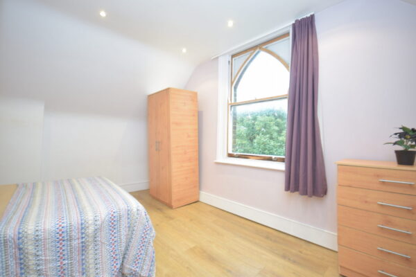 Anson Road, N7 0AA , Bedroom flat ensuite shower