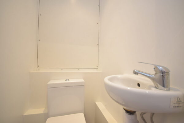 Anson Road, N7 0AA , Bedroom flat ensuite shower