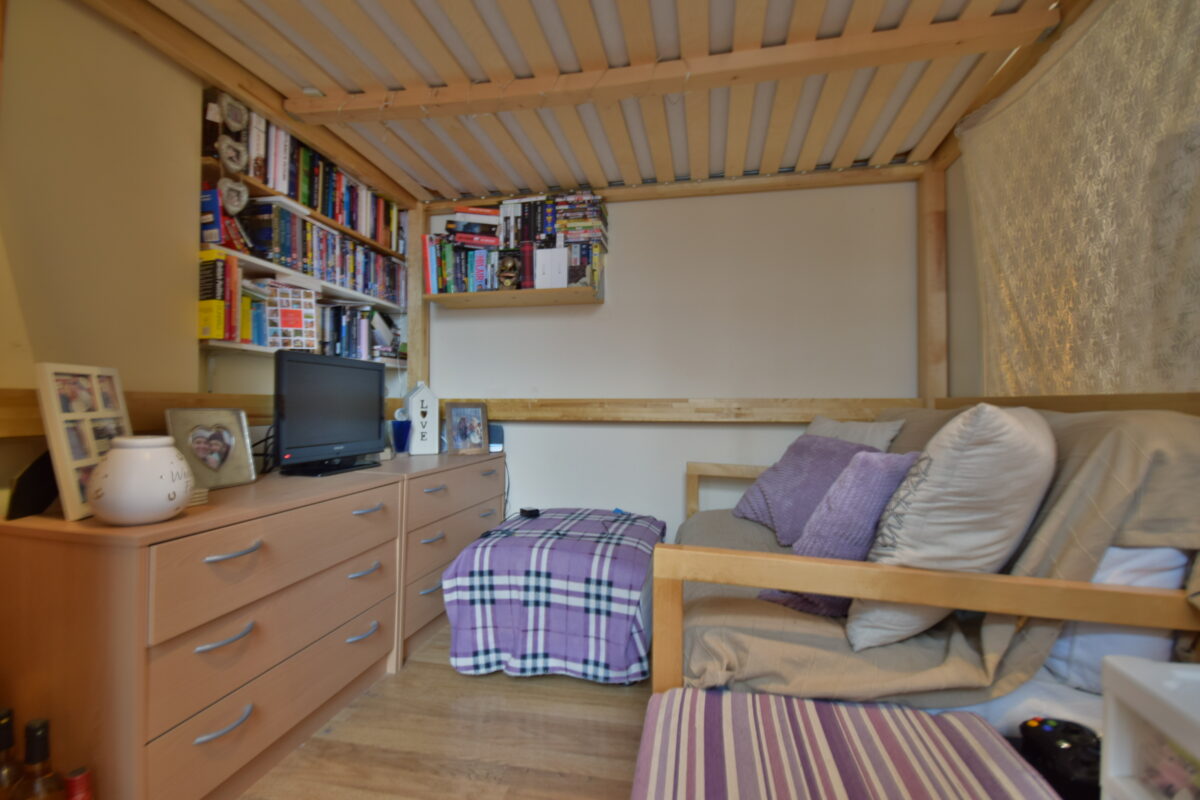 PEMBERTON GARDENS, N19 STUDIO FLAT TO RENT
