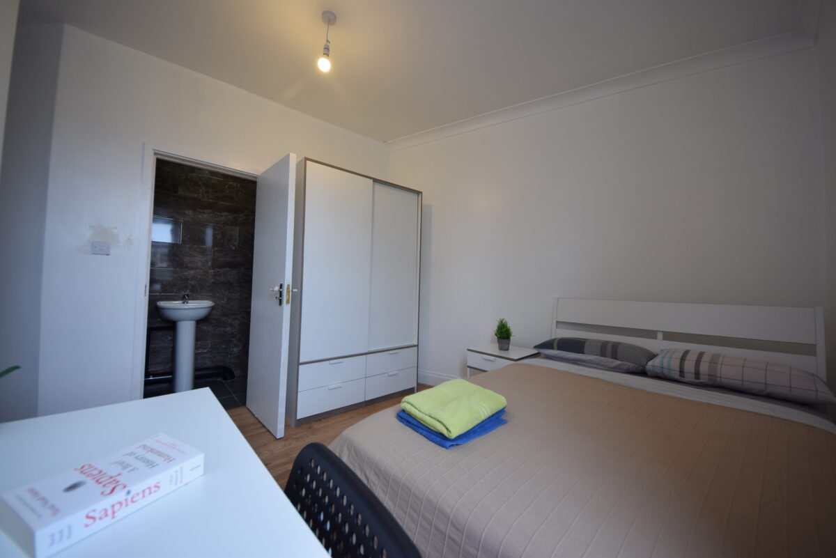 Cardozo Road, N7,  4 Bedroom flat en suite bedrooms