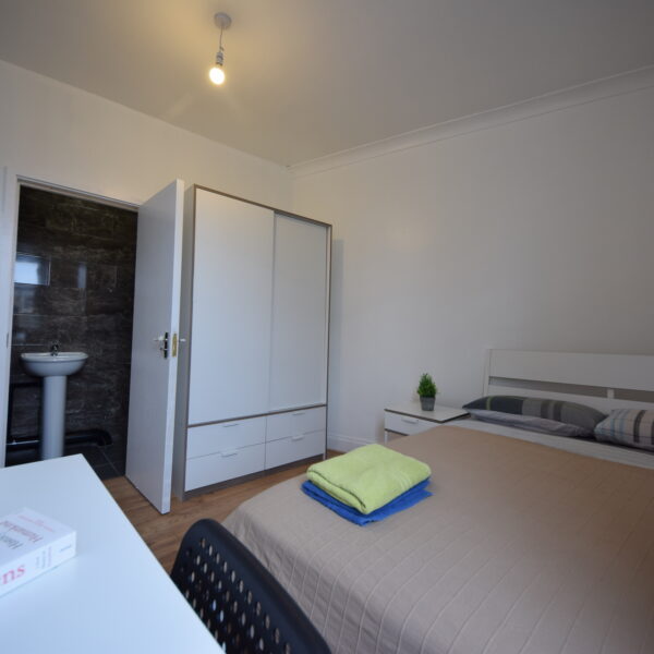 Cardozo Road, N7,  4 Bedroom flat en suite bedrooms
