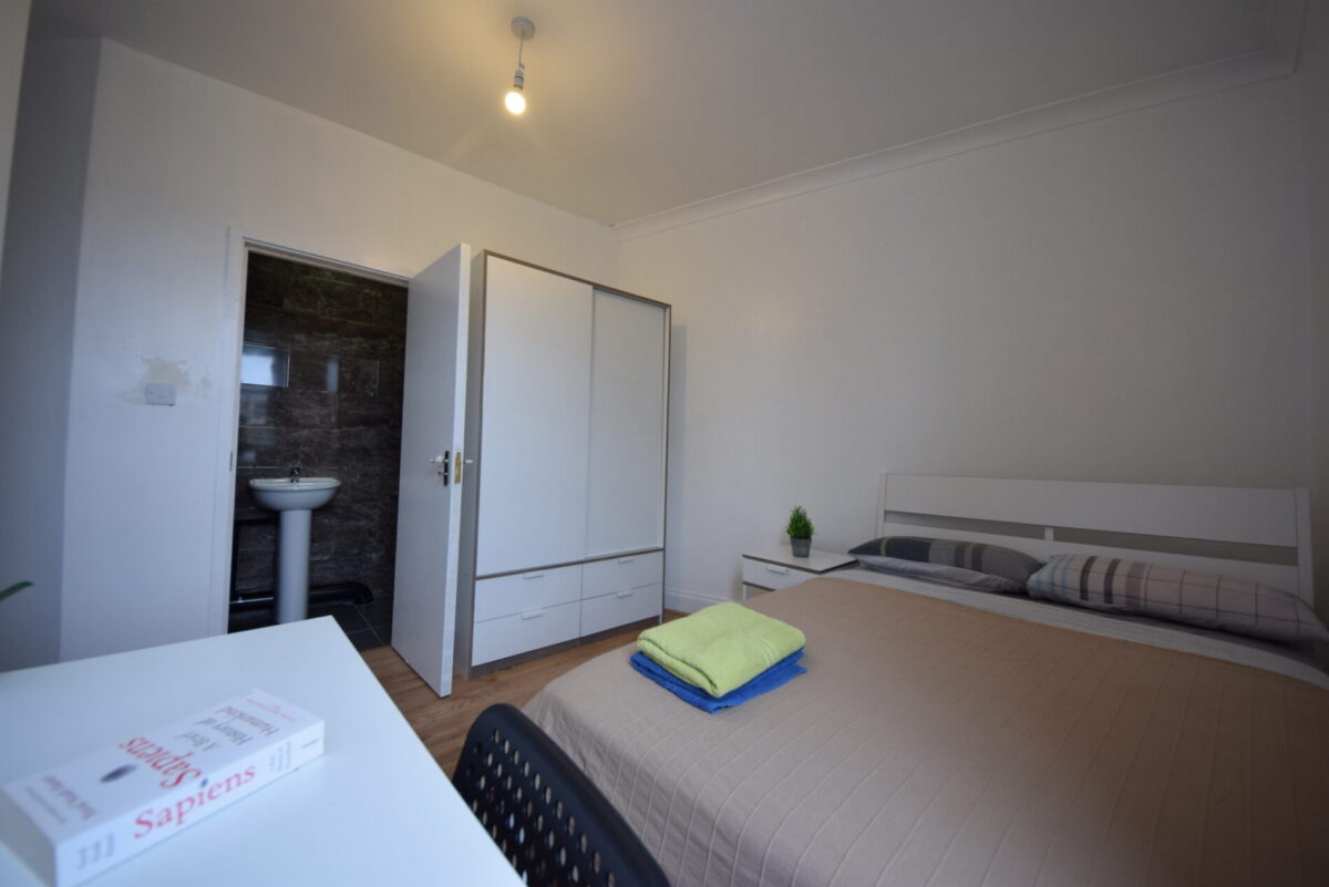 Cardozo Road, N7,  4 Bedroom flat en suite bedrooms