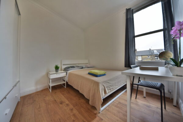 Cardozo Road, N7,  4 Bedroom flat en suite bedrooms