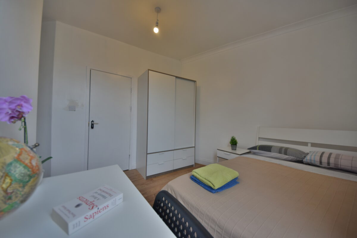 Cardozo Road, N7,  4 Bedroom flat en suite bedrooms