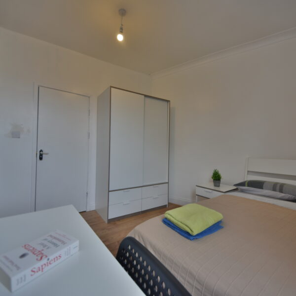 Cardozo Road, N7,  4 Bedroom flat en suite bedrooms