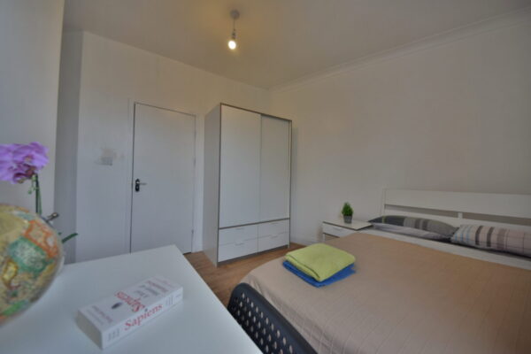 Cardozo Road, N7,  4 Bedroom flat en suite bedrooms