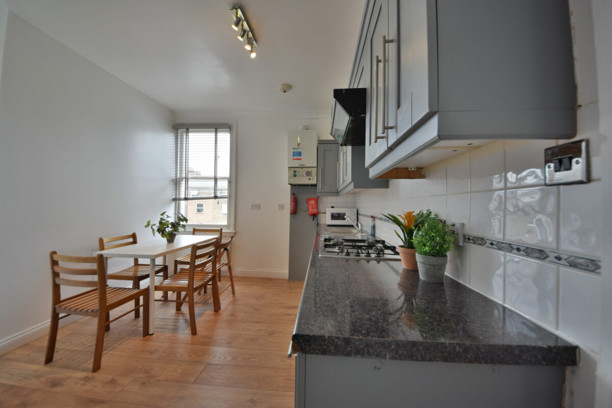 Cardozo Road, N7,  4 Bedroom flat en suite bedrooms