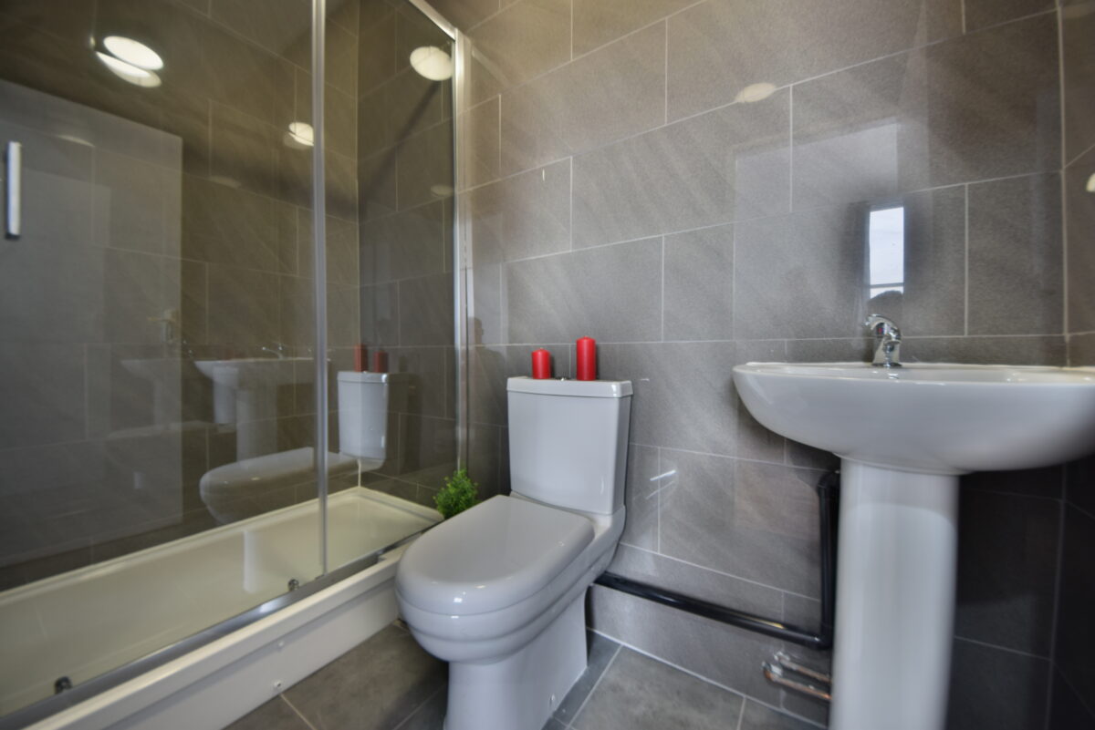 Cardozo Road, N7,  4 Bedroom flat en suite bedrooms