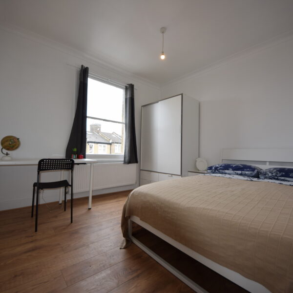 Cardozo Road, N7,  4 Bedroom flat en suite bedrooms