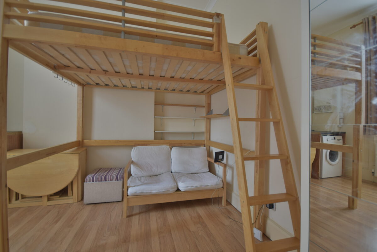 PEMBERTON GARDENS, N19 STUDIO FLAT TO RENT