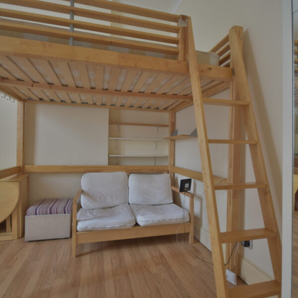 PEMBERTON GARDENS, N19 STUDIO FLAT TO RENT