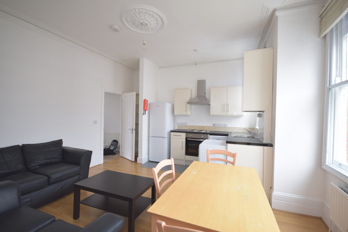 Fairbridge Road N19 , 3 Double bedroom flat