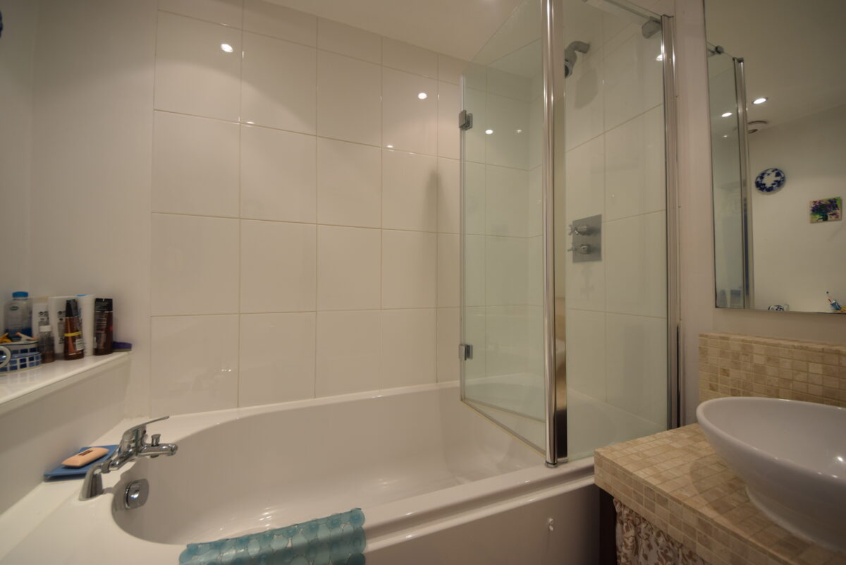 Bickerton Road N19 , 3 Double bedroom Garden Flat