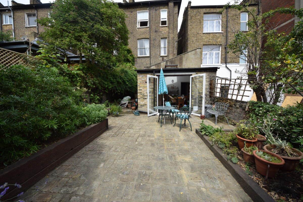 Bickerton Road N19 , 3 Double bedroom Garden Flat