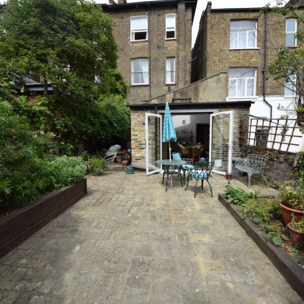 Bickerton Road N19 , 3 Double bedroom Garden Flat