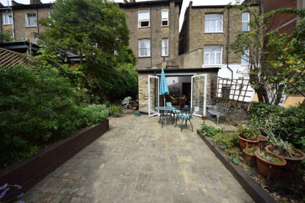 Bickerton Road N19 , 3 Double bedroom Garden Flat