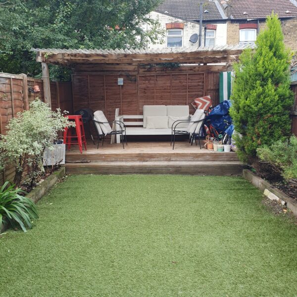 Warwick Road, N18