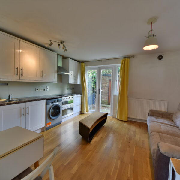 2 Bedroom Garden flat, Linden Walk,N19