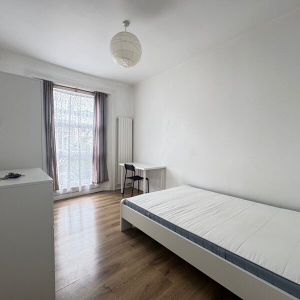 2-bedroom flat ,Tollington Road, N7