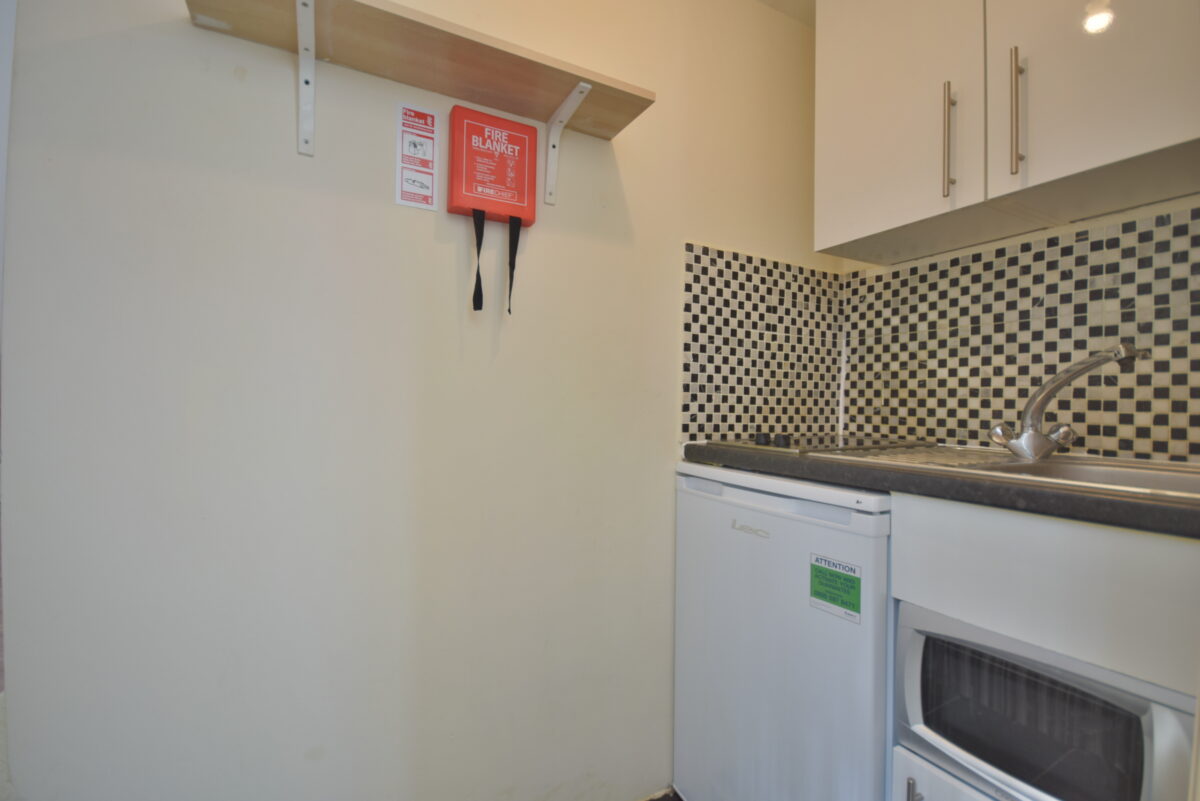 PEMBERTON GARDENS, N19 STUDIO FLAT TO RENT